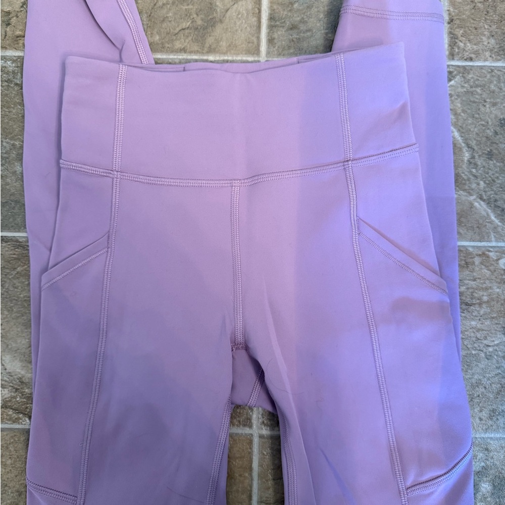 Lululemon purple/pink leggings with pockets - Picture 4 of 5